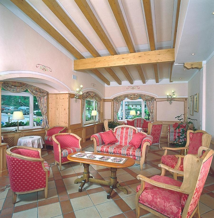 Hotel Des Alpes Molveno Kültér fotó